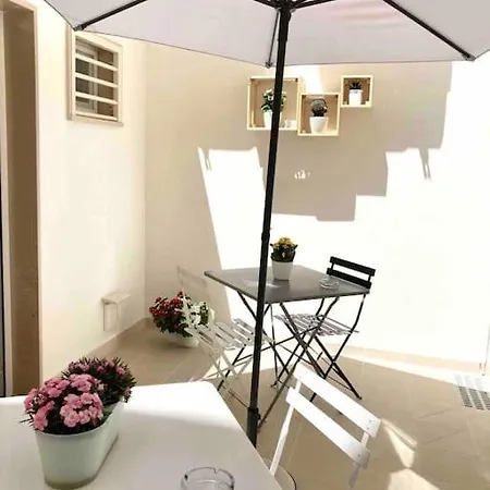 U Castidd * בארי